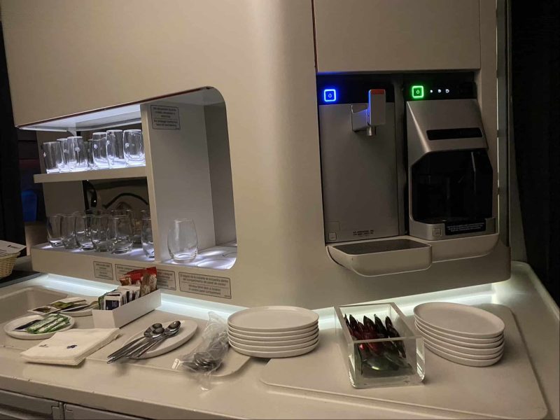 Photo of the coffee lounge in the galley on Aeromexico's 787-9